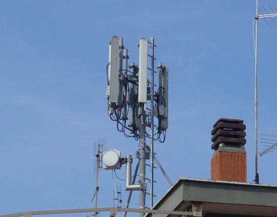 Un’antenna per la telefonia cellulare
