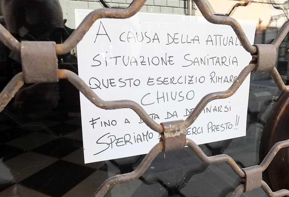 Un locale pubblico chiuso a causa delle restrizioni anti-Covid