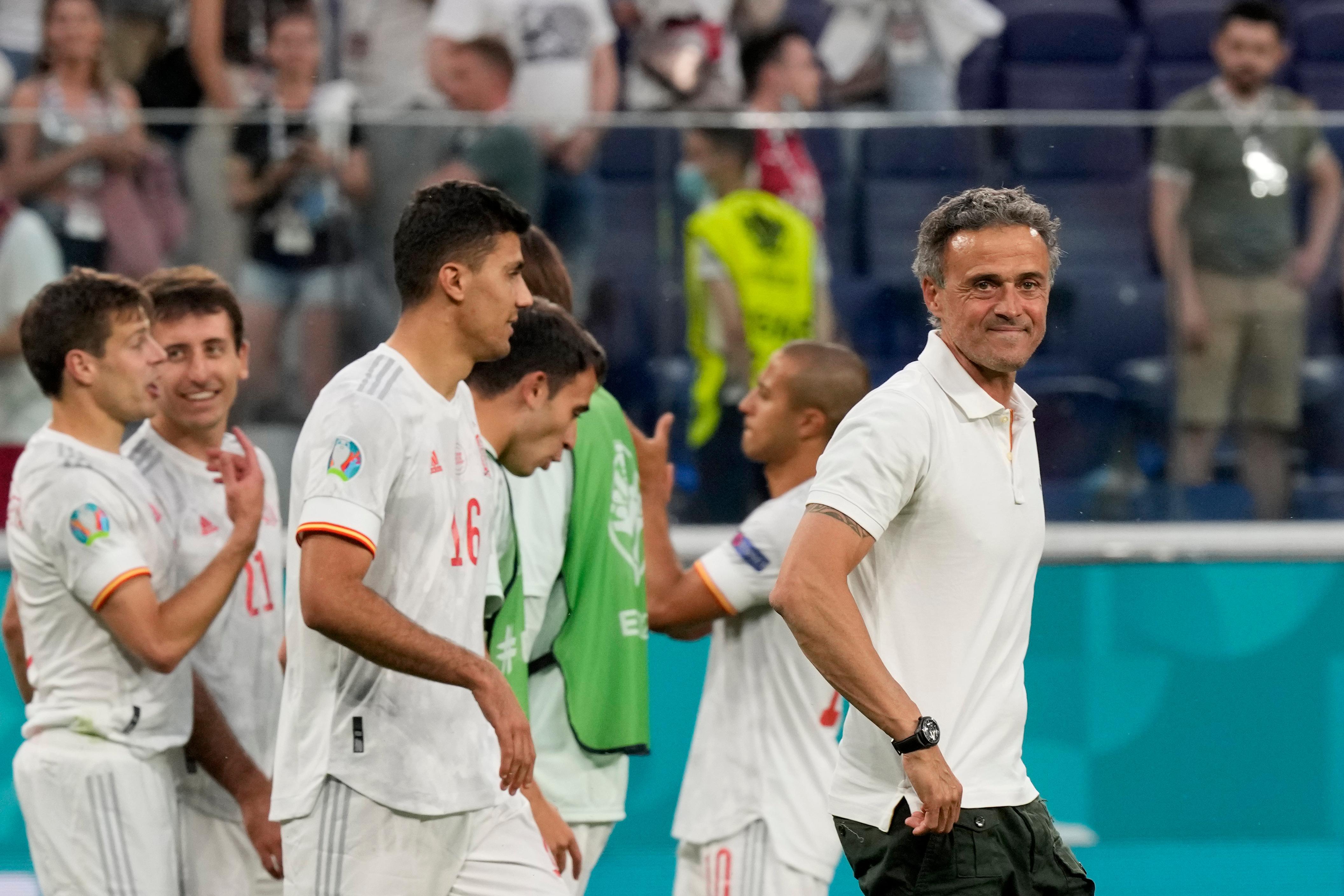 Luis Enrique festeggia con le sue Furie Rosse