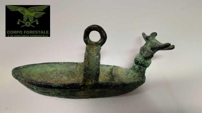 Mille reperti archeologici sequestrati in Sardegna: 2 denunce 