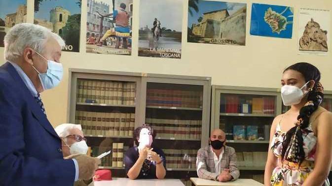 Cinque borse di studio agli studenti dell’Isis