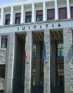 Bimbo tolto alla madre, tre interrogazioni arrivano in Parlamento