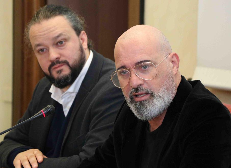 Consensi, il sindaco perde quasi 4 punti Vola Bonaccini +6%