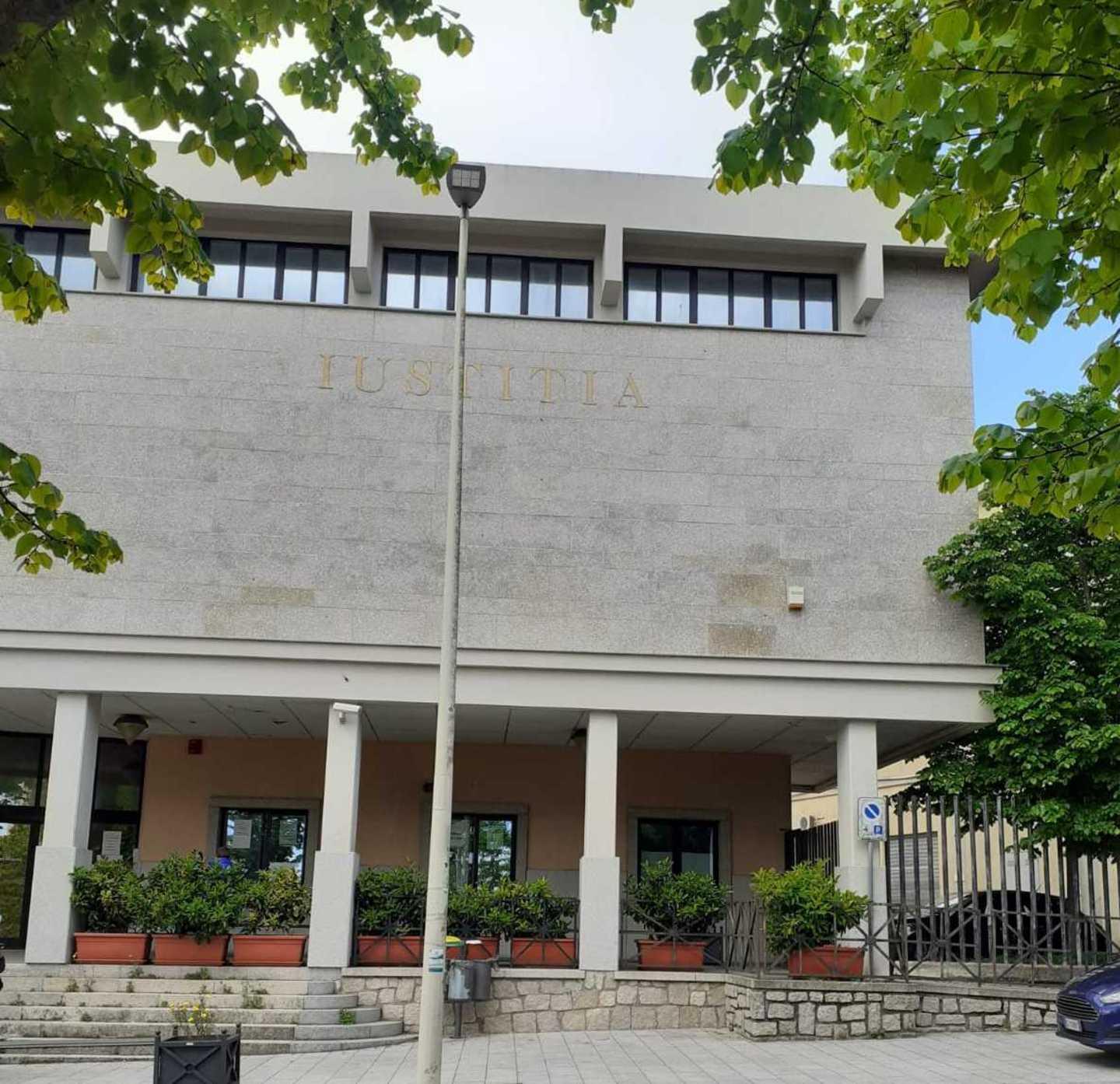 Coltivava cannabis ma era per uso personale: assolto 