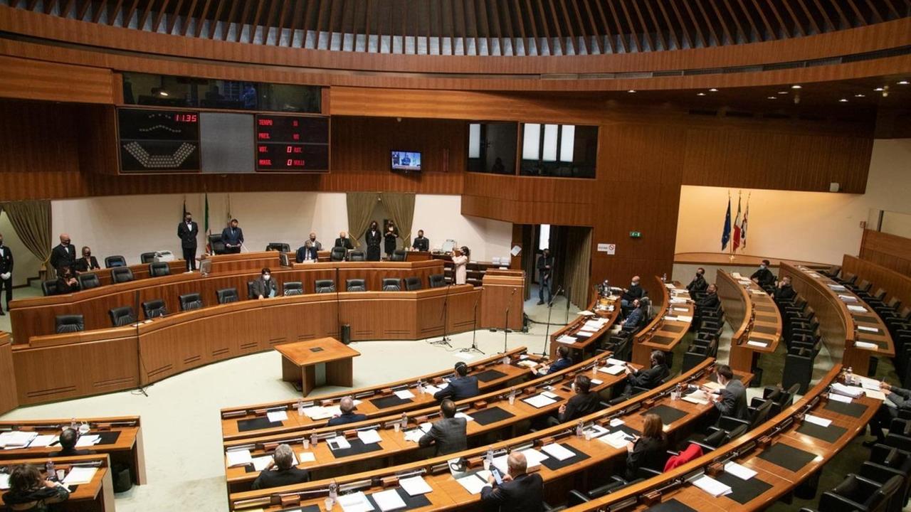 Legge contenitore, la trappola è servita