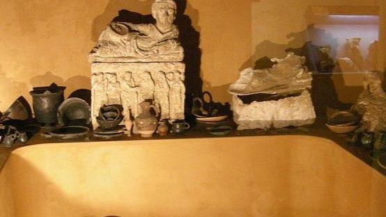 Opere del Guarnacci volano ad Alicante in mostra e restauro