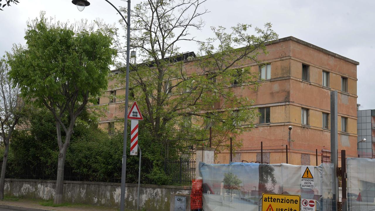 L'ex palazzo delle Fs, in via Vittorio Veneto, su cui è in corso una inchiesta per turbativa d'asta