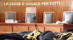 Modena, paga l’estorsore con i soldi del caffé ma finisce a processo