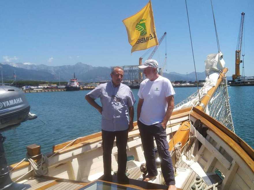 La Goletta “si riposa” in porto a Marina