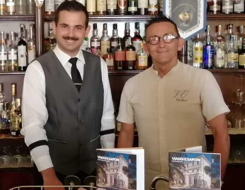 L’Elba fa il giro del mondo con la carta dei cocktail dei barman di villa Ottone