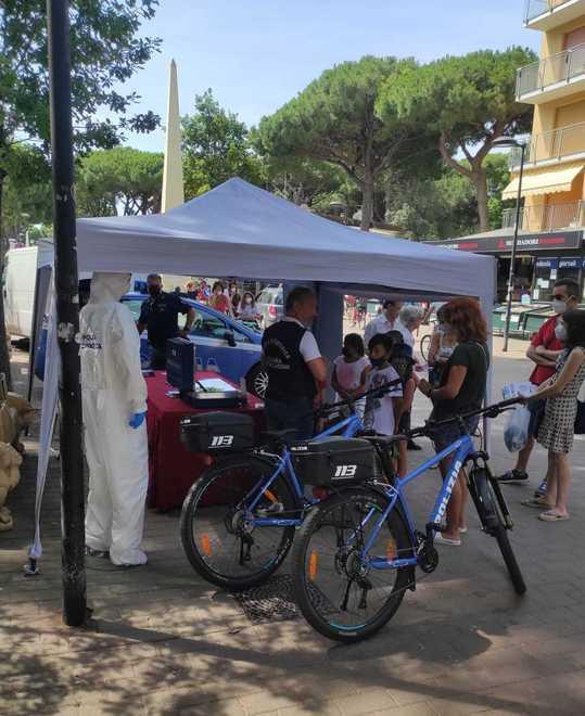 La Polizia tra i cittadini Consigli e dimostrazioni