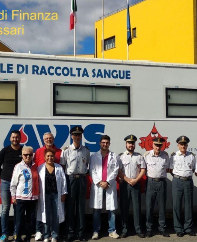 Emergenza sangue le Fiamme gialle in fila per donare