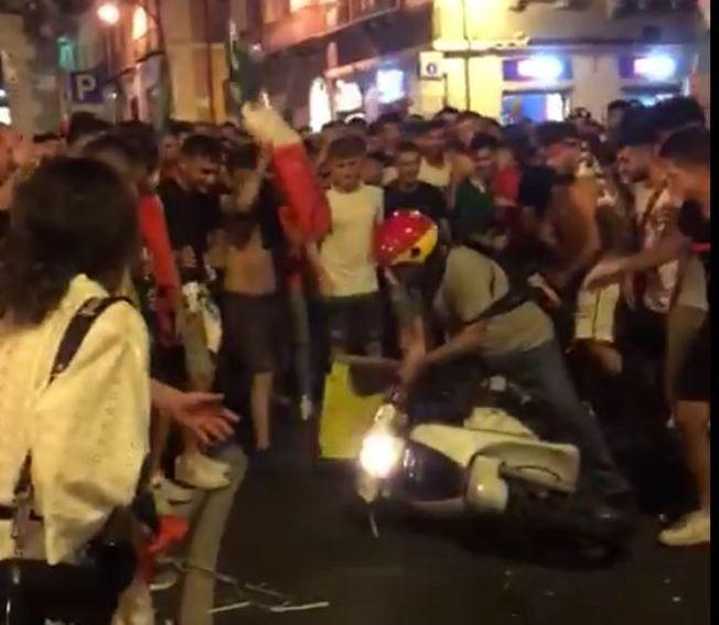 Rider aggredito a Cagliari: il sindaco lo invita in Comune