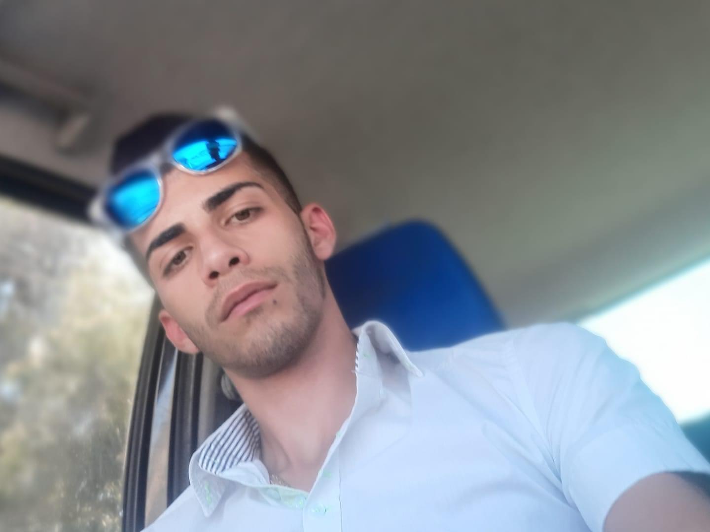 Senorbì, si schianta contro un'auto e la moto prende fuoco: muore un 21enne