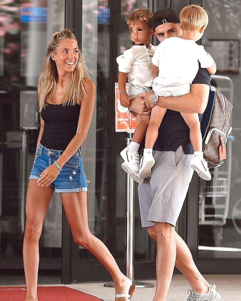 Alvaro Morata raggiunge la famiglia in Costa Smeralda dopo la sconfitta della Spagna contro l'Italia 