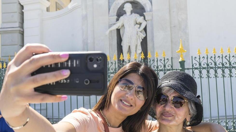 La statua di Pietro Leopoldo torna agli splendori, così Livorno fa pace con i Lorena