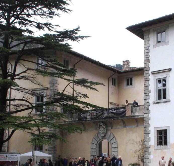 Con la mostra “Social-e” il palazzo Mediceo riapre le porte alle visite