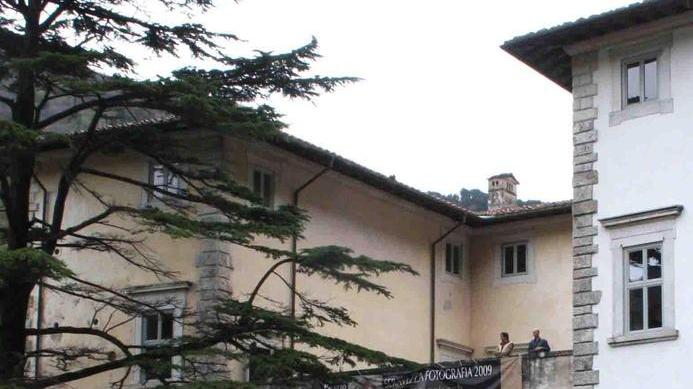 Con la mostra “Social-e” il palazzo Mediceo riapre le porte alle visite