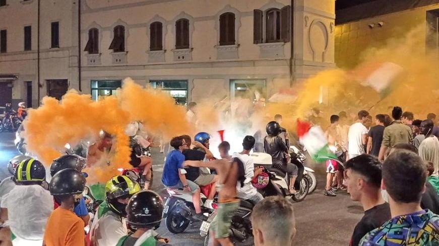 Italia in finale, città impazzita per gli azzurri