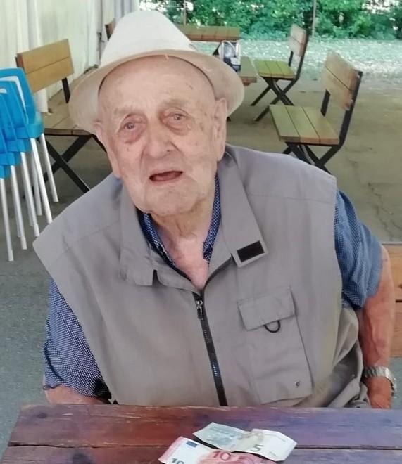 Aroldo, cento anni tra i campi, la pesca e la sua amata bici