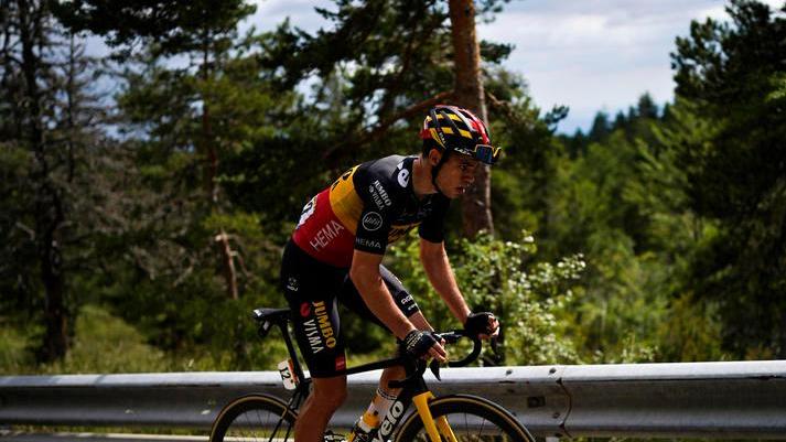 Il micidiale Mont Ventoux è del belga Wout van Aert