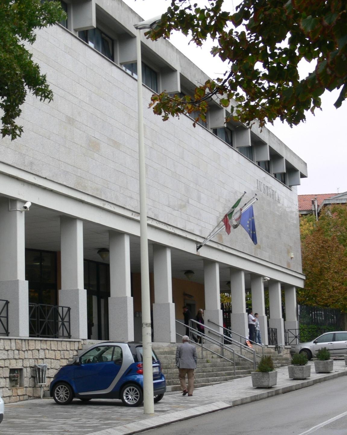 Sgombero di villa Nizzi: il sindaco di Olbia lascia la casa di Terrata