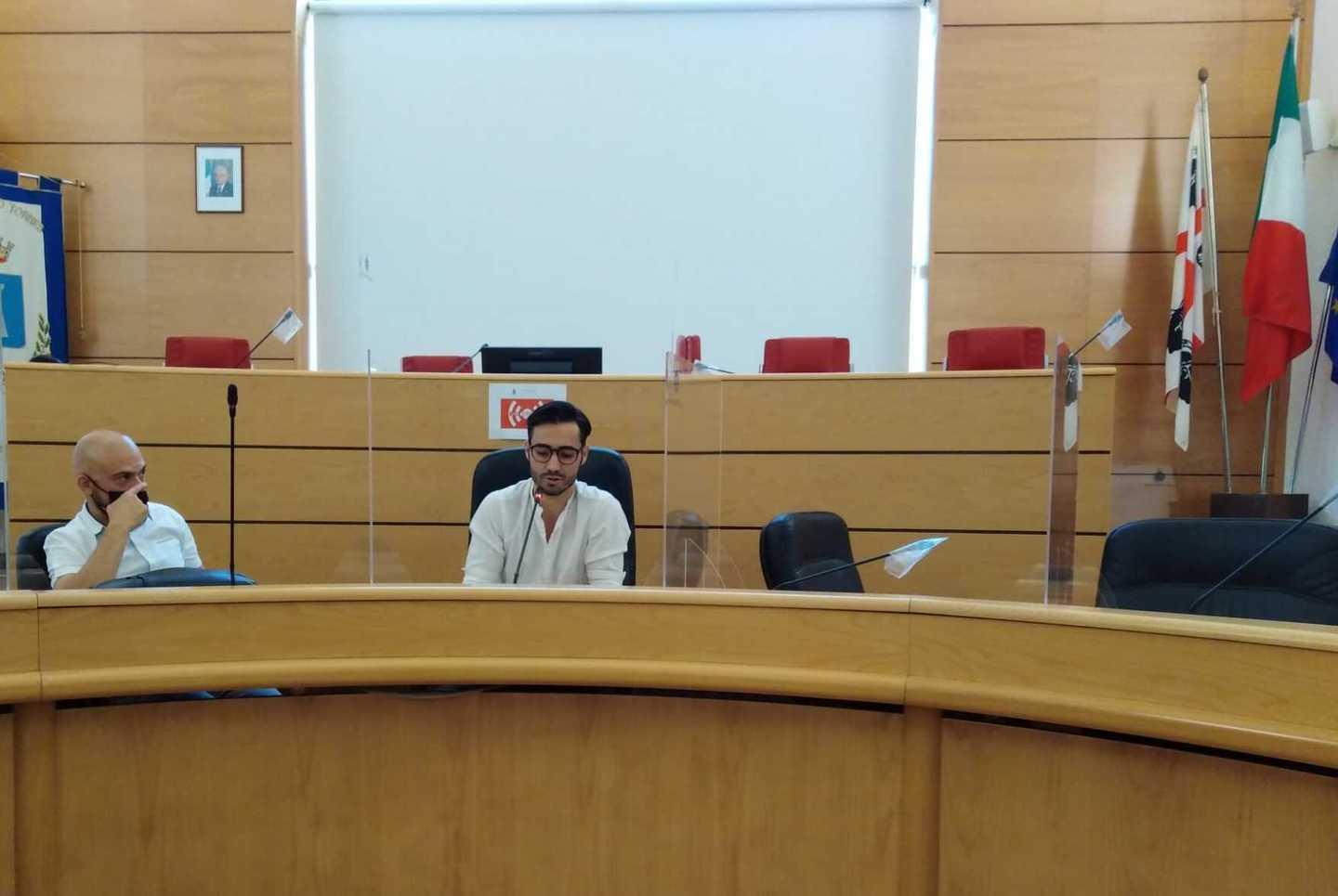 Aula vuota, salta la commissione 