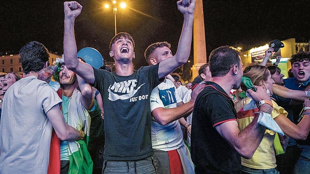 Italia in finale, tutti pazzi per i maxischermi: a Pisa sarà in piazza dei Cavalieri