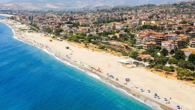 Pensionato modenese muore investito al mare in Calabria