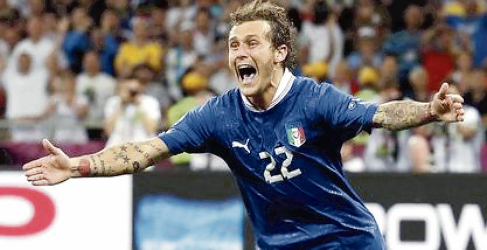 L’esultanza di Alessandro Diamanti a Kiev dopo aver segnato il rigore decisivo contro l’Inghilterra