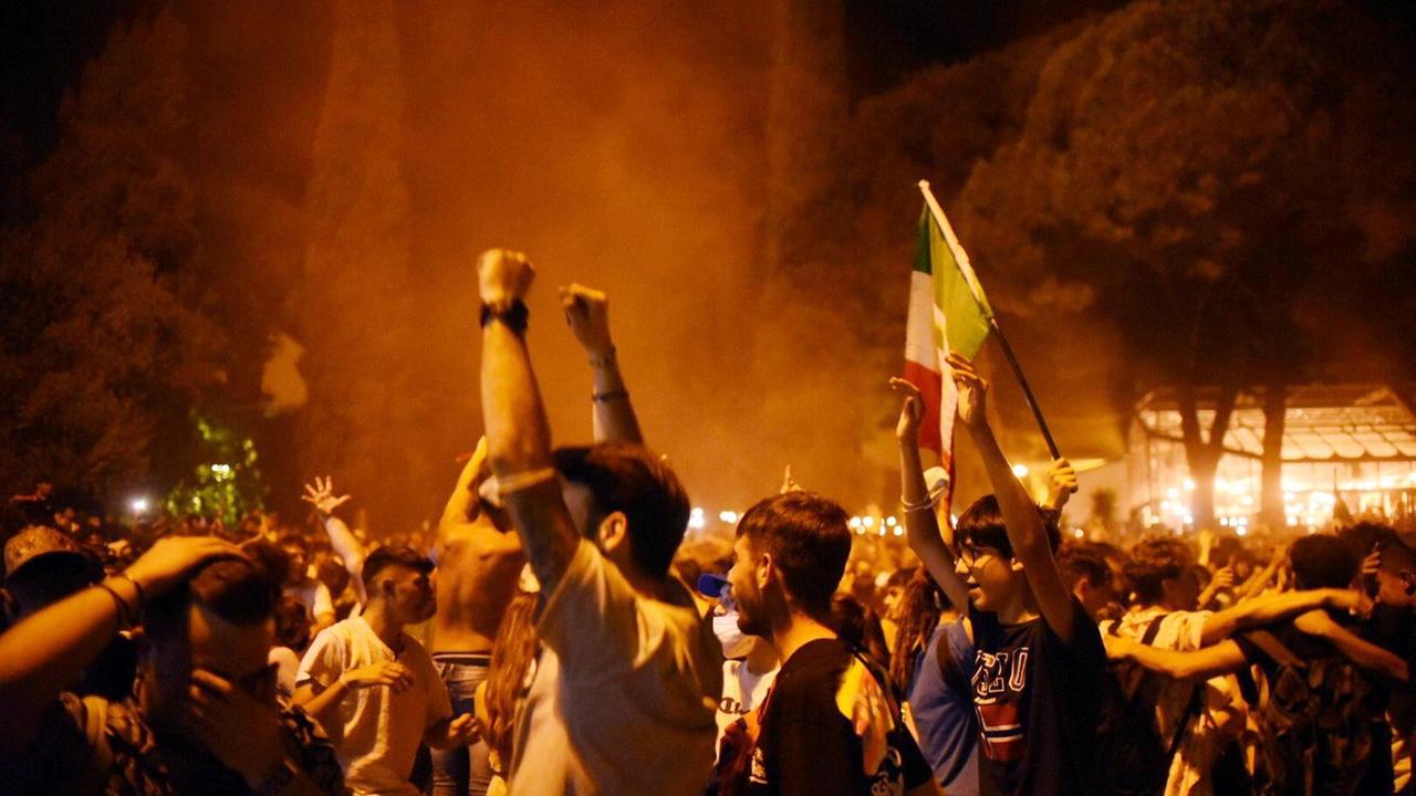 Niente maxischermi in aree pubbliche per la finale degli Europei