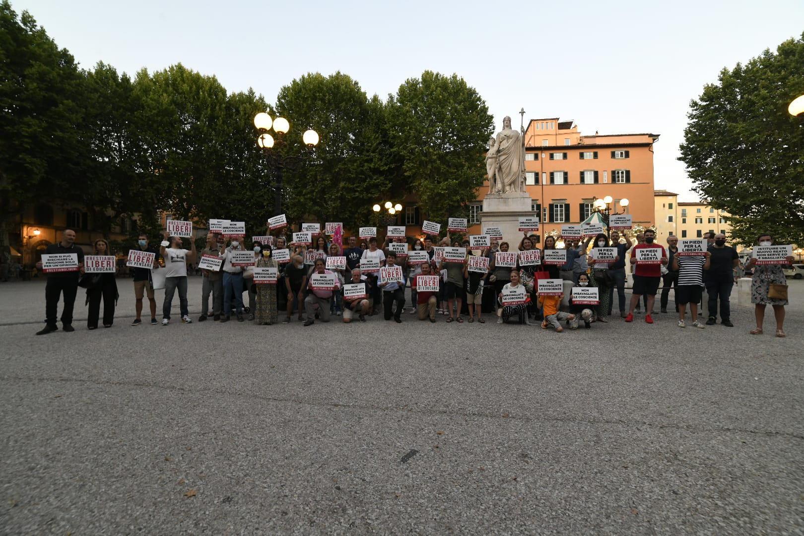 La manifestazione contro il Ddl Zan (Foto Sernacchioli)