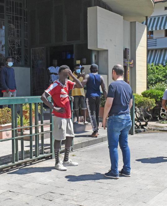 Troppi rifiuti e topi a Vicofaro, il sindaco di Pistoia: «Intervenire subito» 