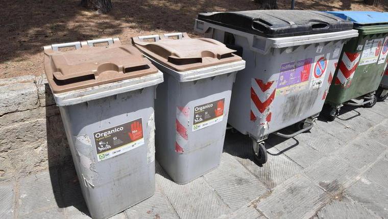 «BIDONI PRECLUSI AGLI ANZIANI»