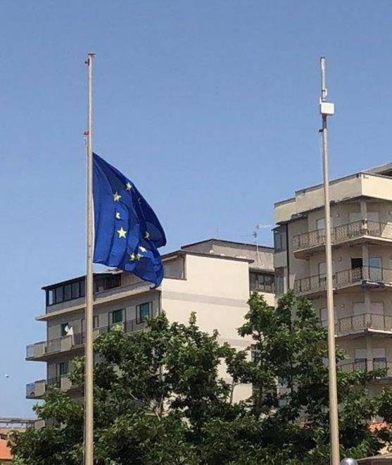 Festa per la semifinale Sparisce il tricolore
