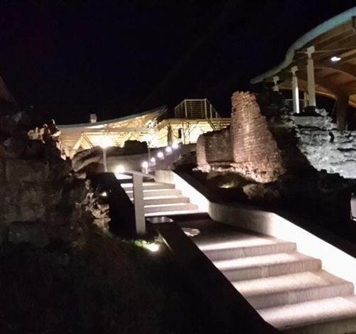 “Il Baciamano” apre il mini ciclo di teatro nell’area della Rocca 