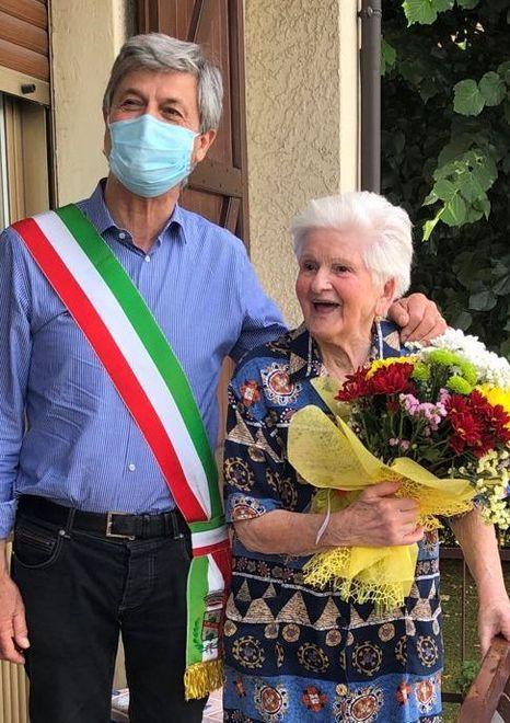  Festa per Ebe e Giovanni che compiono 101 anni