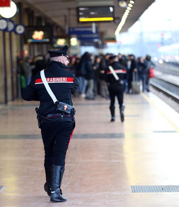 Portomaggiore, ubriaco e violento aggredisce il capotreno e dopo i carabinieri 