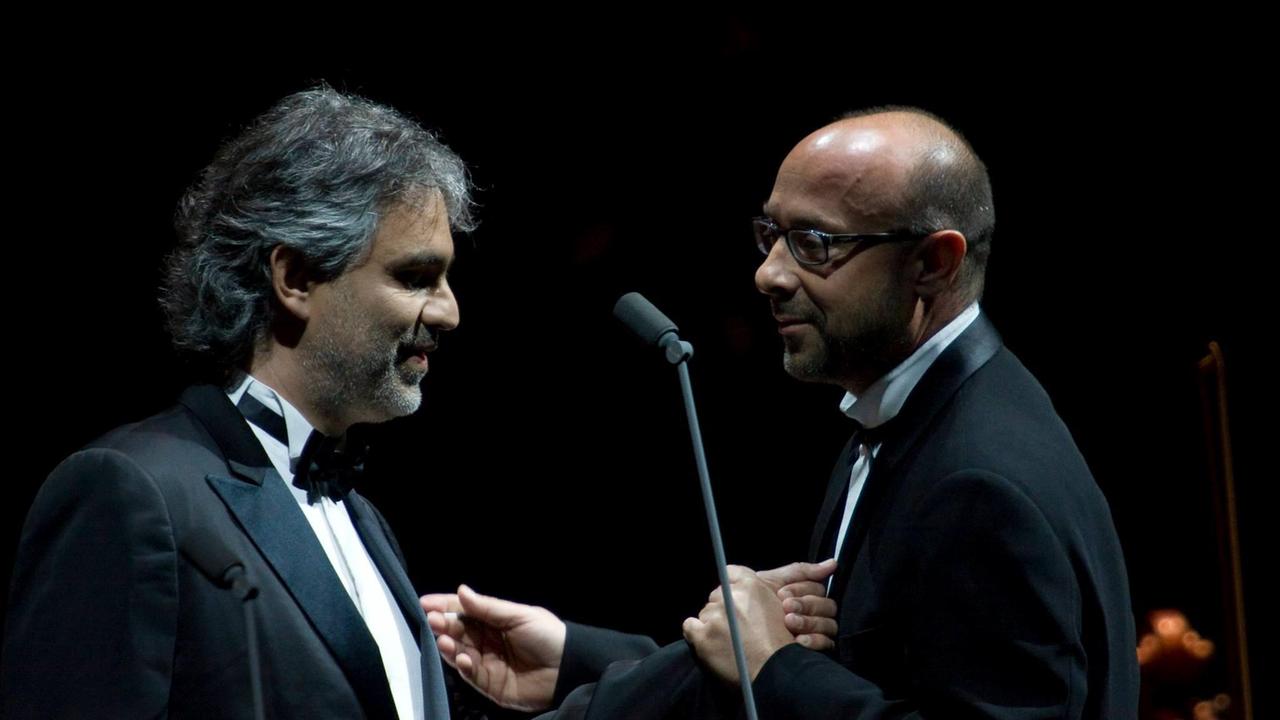 Il maestro Carlo Bernini con il tenore Andrea Bocelli