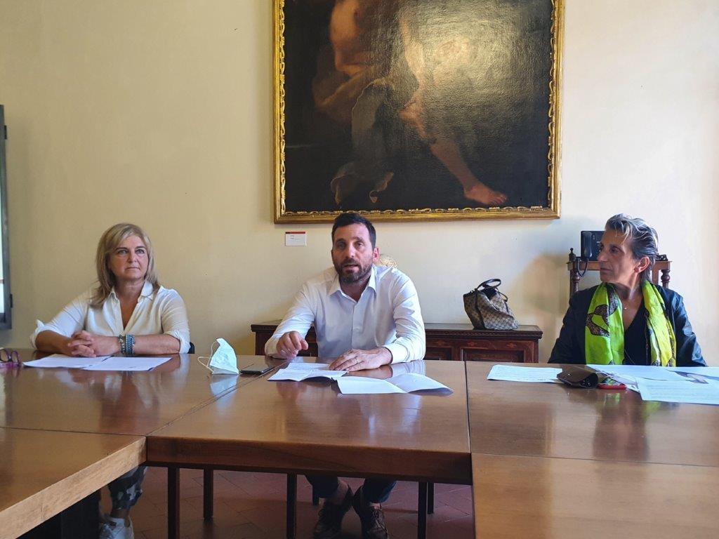 Contributi alle piccole imprese in difficoltà: un mese per le domande, al via da lunedì 