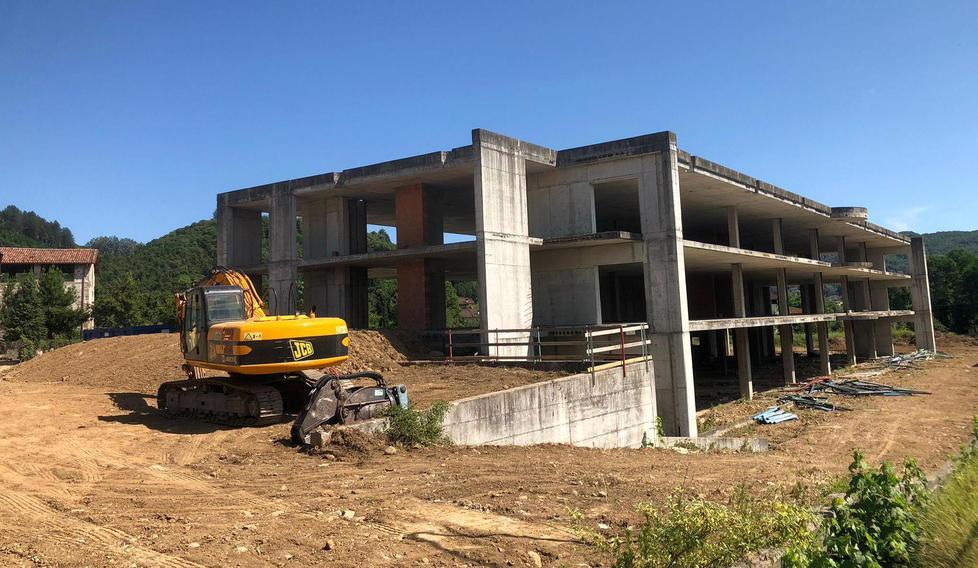 Sarà demolito il fabbricato in località “Alle Monache”, a Castelnuovo. Al suo posto due Rsa
