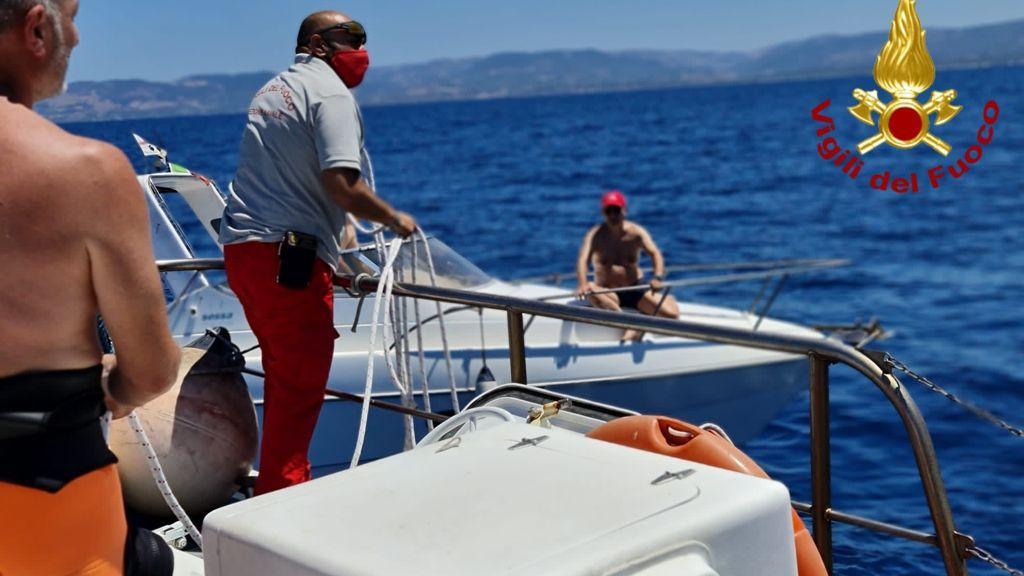 Barca in avaria nel mare di Porto Torres, in salvo due diportisti