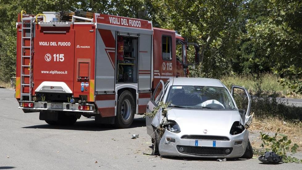 Spilamberto, con l’auto fuori strada: muore 60enne