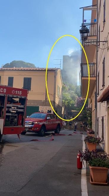Fiamme all’hotel Telamonio, paura in paese 
