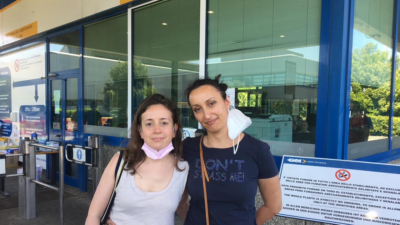 Maria Parrini e Silvia Spicciani davanti alla Gkn