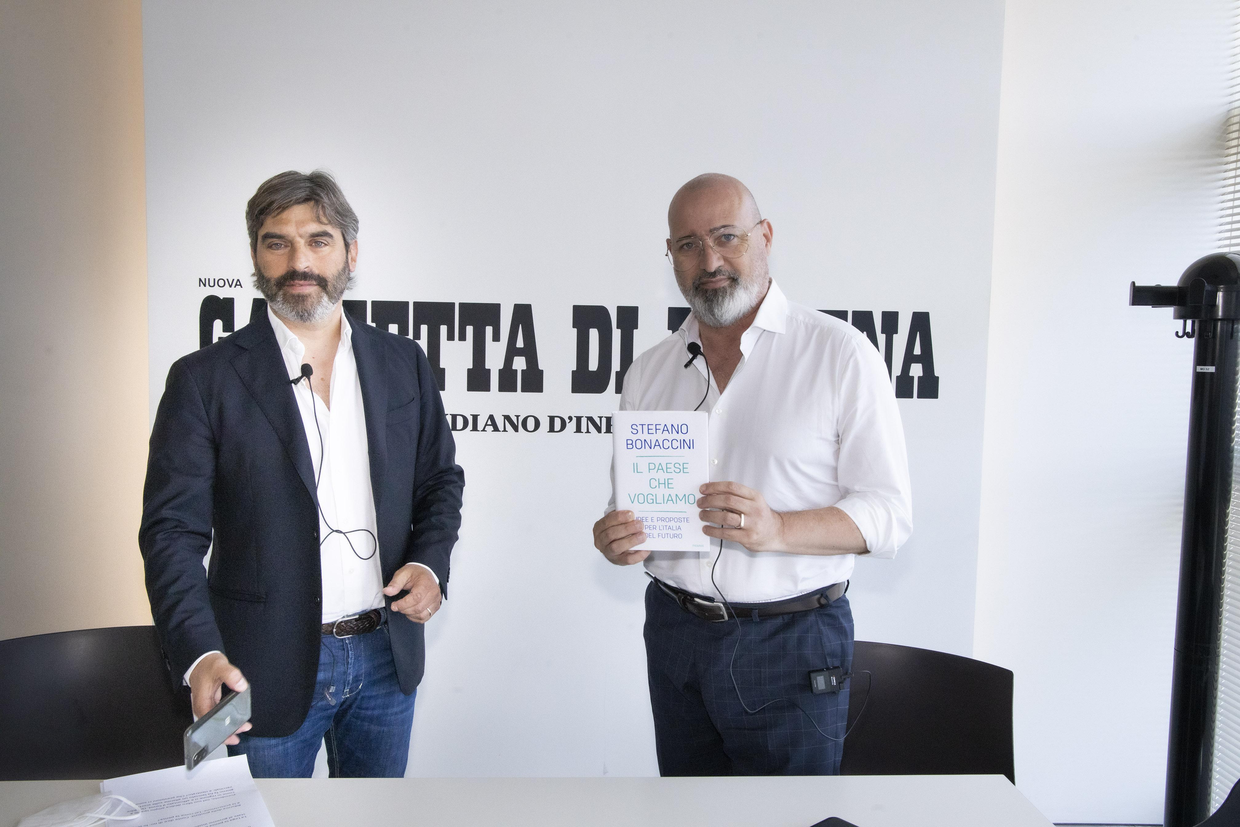 Il presidente Bonaccini ospite in Gazzetta: «Politici andate in piazza» 