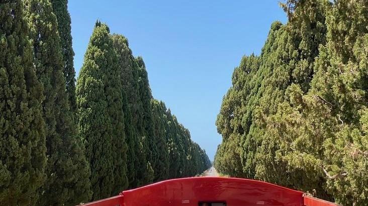 Un momento del viaggio prova a bordo del bus panoramico a due piani