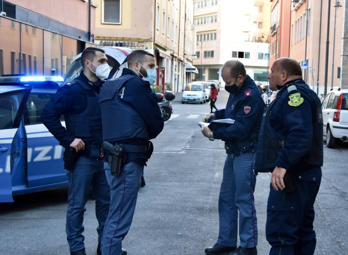 Agenti della polizia di Stato di Livorno (foto d'archivio)