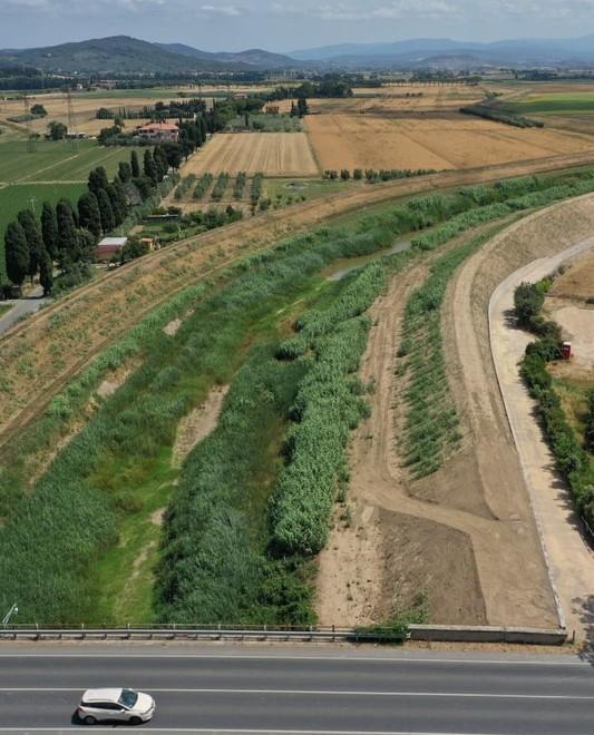 Muro di contenimento e argini per ridurre il rischio idraulico 