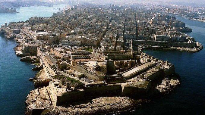 Covid, cluster a Malta: ci sono 6 studenti sardi bloccati